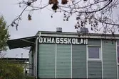 Oxhagsskolans skylt i Oxhagen, 2007-11-01