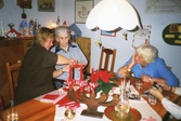 Julpyssel med de boende, 1994