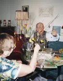 Pär pyntar påskris, 1995