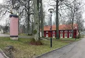 Brunnshus och -ur i Brunnsparken, 2016-04-18