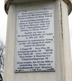 Informationstavla vid Kronblomsstatyn på Adolf Mörners plan, 2015-05-04