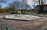 Torrlagd badbassäng i Väståparken, 2016-04-19