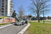 Statyn Ronnie Peterson på Almbyplan, Rudbecksgatan 26, 2016-04-11