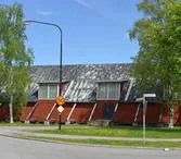 Äldre militärbyggnad längs Grenadjärgatan 8, 2016-05-17