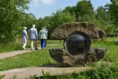 Konstverk i sten vid Naturens Hus, 2016-05-24