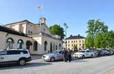 Taxibilar vid Örebro Centralstation, Östra Bangatan 1, 2016-05-25