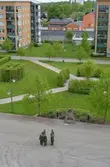 Militärt möte på Kaserngården, Grenadjärstaden, 2016-05-19