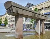 Konstverk på Stortorgets övre del, 2016-06-22