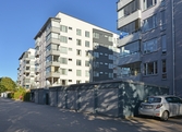 Garage och lägenheter på Norrbackavägen 1. 2016-10-05