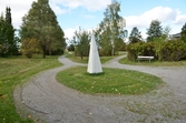 Obelisk i grönområdet Hagen. 2016-10-07
