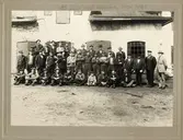 Personal och chef vid Växjö Mekaniska Verkstad, ca 1925.