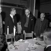 Brandchef Karl E. Andersson avtackas.