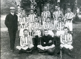 Västerås, Djäkneberget.
Fotgrafi av Fotbollslaget VSK, 1904.