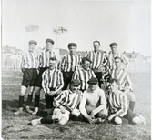 Västerås, Herrgärdet.
VSK:s fotbollslag 1908.