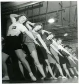 Västerås.
Gymnastiska övningar i gymnastikhall, 1947.