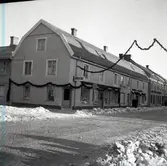 Julskyltning hos Wikestam:s klädaffär.