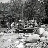 Provborrningar av urberget i Rälla. Prov utfördes på flera ställen.