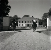 Petrus Kastenman(t.v), rider remonter på Ottenby.