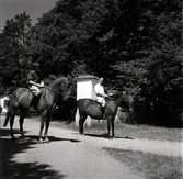 Petrus Kastenman (t.v), rider remonter på Ottenby.