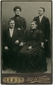 Gruppbild. Johan, Charlotta, Hilda, Ewald Gillberg