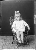 Barn till Anna Sjölander från Tranvik, Singö socken, Uppland 1921
