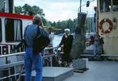 Fotografering av gåvoöverlämning, 1994