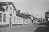 Stadsbebyggelse längs Västergatan i Kungsbacka.