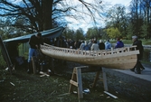 Kanotbygge i Stadsparken på Båtens dag, 1995
