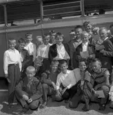 På väg till skollovskolonin på Värhulta Ö.
18 juli 1959.