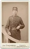 Kabinettsfotografi - man i uniform, Uppsala