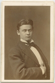 Porträtt på Ernst Carlsson.