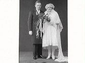 Brudpar. Bröllopsbild. Folke Abrahamsson, Lagerlund (avbildad eller beställare.)