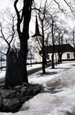 Halvmilsten vid Hovsta kyrka, 1960-tal
