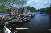 Vy över båtar och besökare i hamnen, båtens dag 1996
