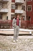 Man vid lekplats i Ladugårdsängen, 1990