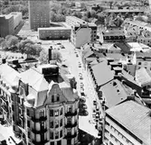Kyrkogårdsgatan mot söder från Näbbtorget, 1963-1964