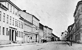 Drottninggatan mot norr från Våghustorget, före 1876