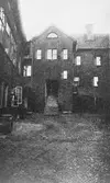 Gårdsinteriör från Kyrkogatan 2, 1890-1905