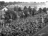 Folksamling på Stortorget vid besök av Gustav VI Adolf, 1953