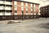 Hyreshus på Norrgatan mot söder från Markgatan, 1982