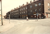 Västra Nobelgatan mot öster från Lövstagatan, 1982