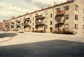 Hyreshus på Lövstagatan mot norr från Markgatan, 1982