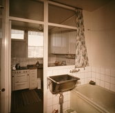 Badrum och kök i experimentlägenhet, 1960-tal