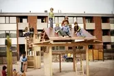 Barn i Varberga vid ny lekplats, 1970-tal