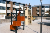 Lekande barn på lekplats i varberga, 1970-tal
