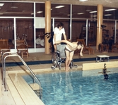 Handikappanpassning i Brickebackens badhus, 1971