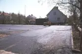 Asfaltering av parkering i Norrby, 1970-tal