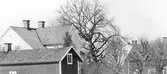 Hustak på gård i Kårsta i Hovsta, 1975
