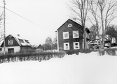 Gård med uthus  i Förlunda i Hovsta, 1986