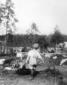 Pojke vid Solstugan, ca 1923